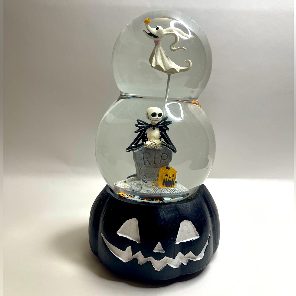 Jack & Zero Snow Globe / Nightmare Before Christmas